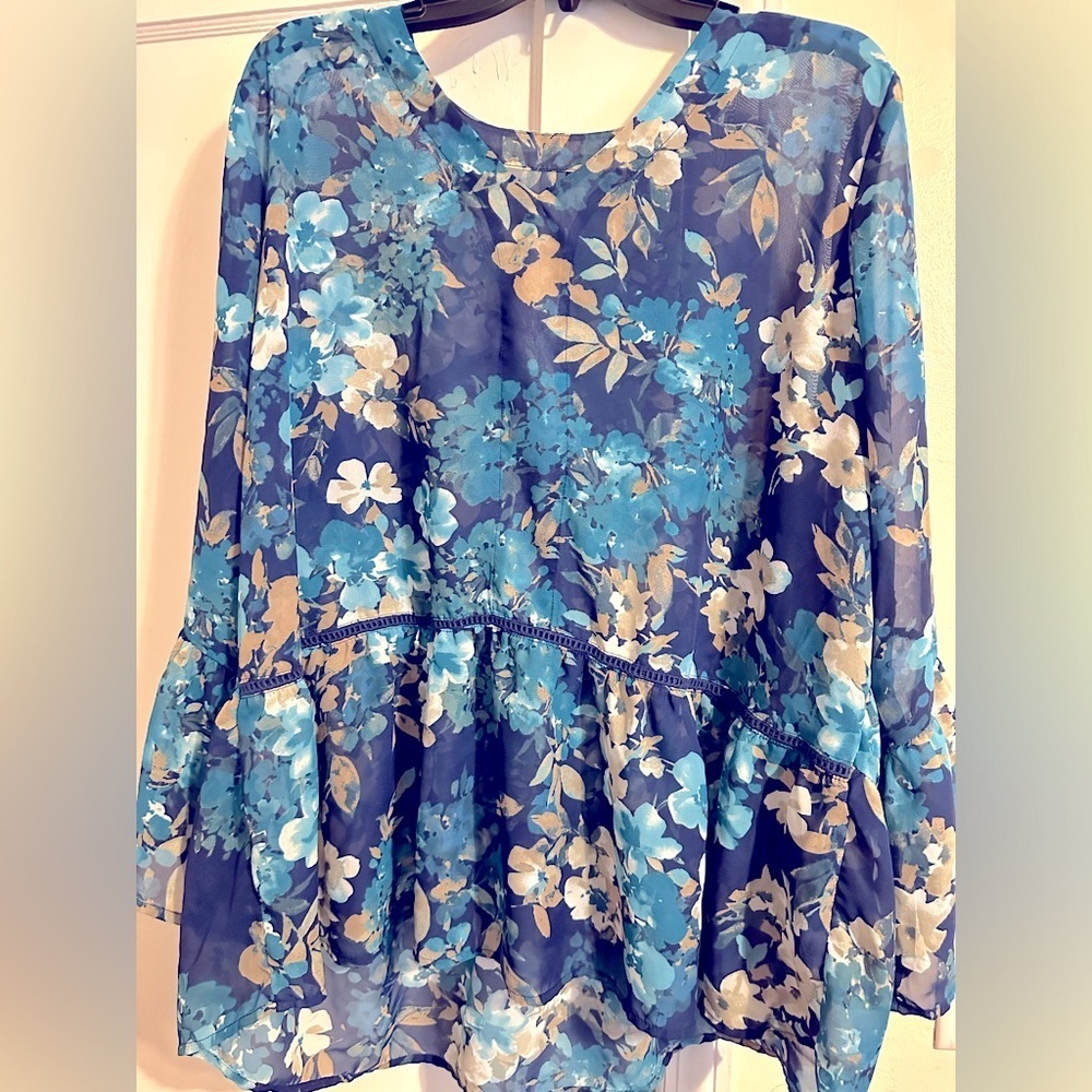 New Direction Curvy Women's Plus Blue Beige Floral Long Sleeve Blouse